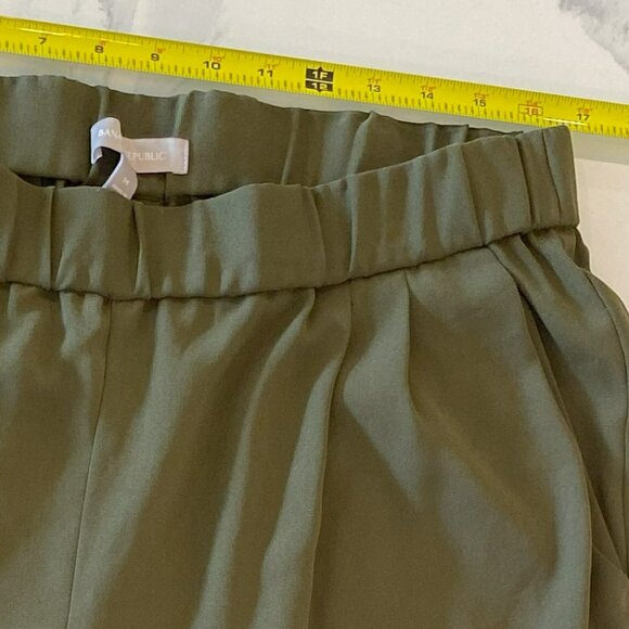 Banana Republic Olive Ankle Pants - Picture 2 of 6